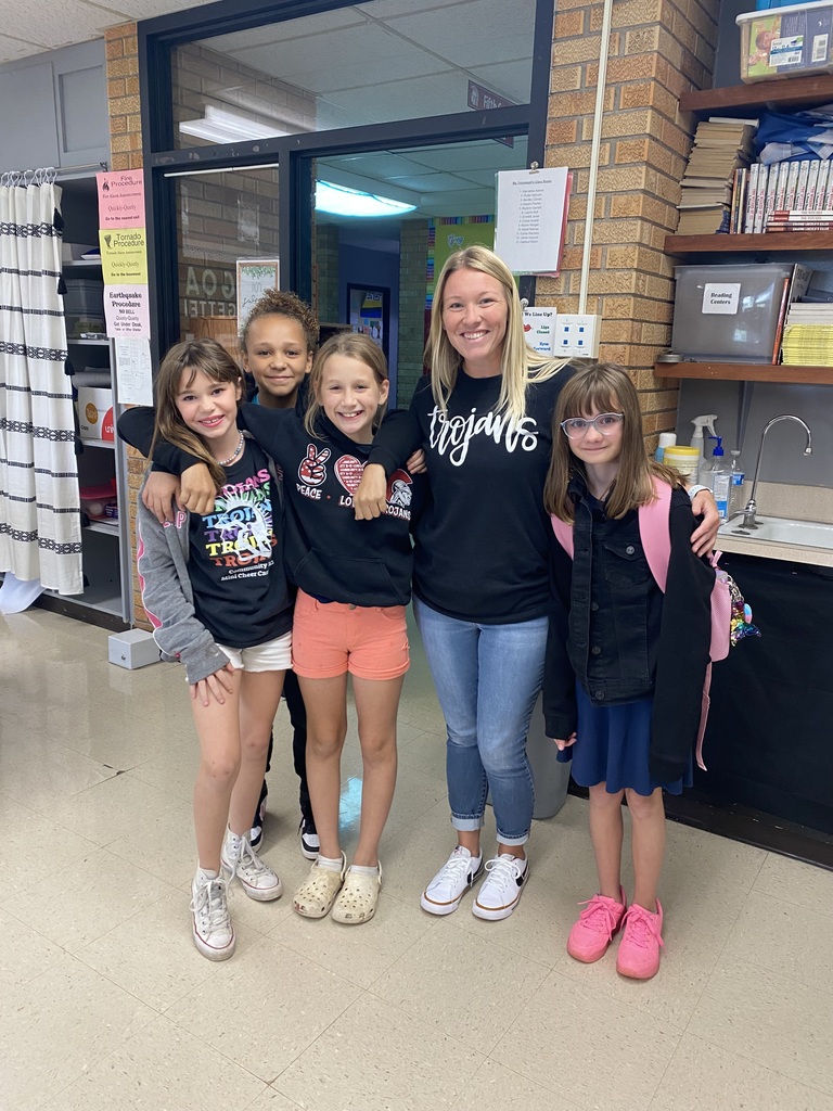 Ms. Fennewald's fifth graders showed their Trojan pride yesterday on the R6th of the Month! #GoTrojans #TrojanPride #OneCommunityCommittedtoExcellence
