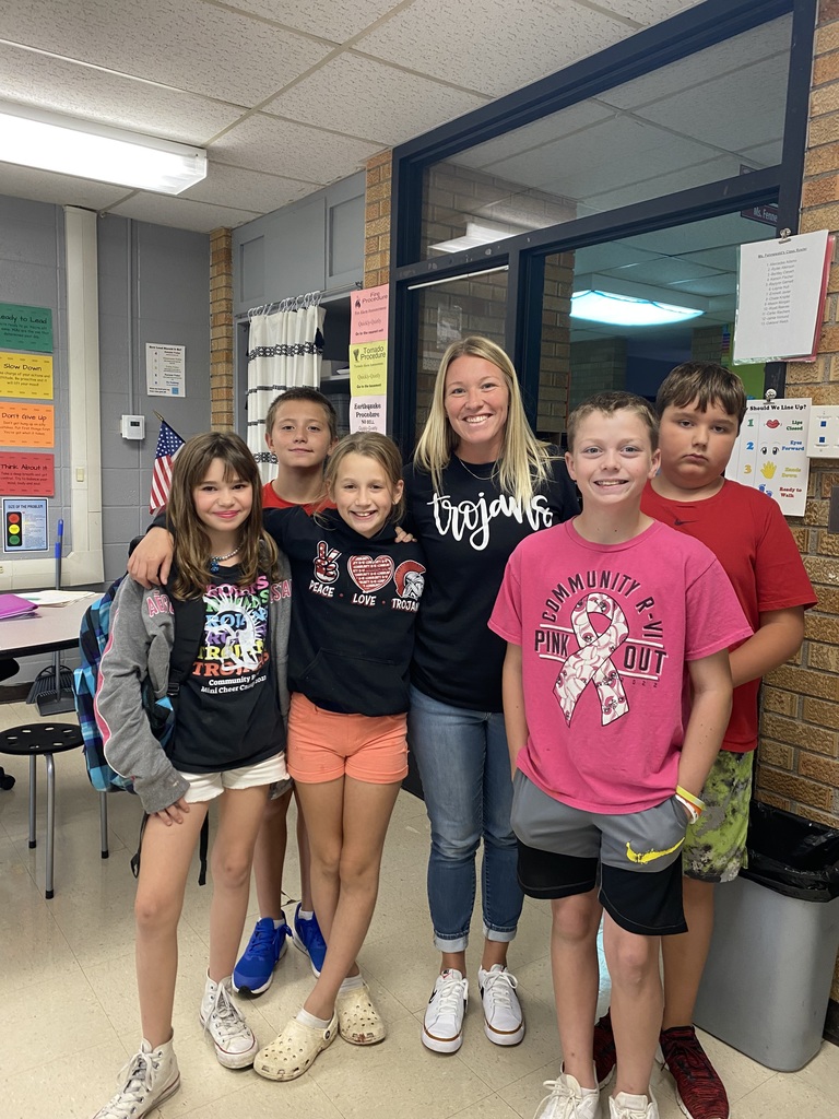 Ms. Fennewald's fifth graders showed their Trojan pride yesterday on the R6th of the Month! #GoTrojans #TrojanPride #OneCommunityCommittedtoExcellence